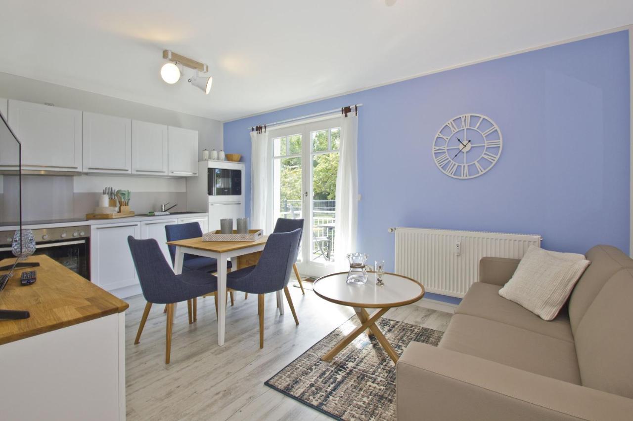 Ferienresidenz Zwei Bodden FeWo der Kleene 1 2 Balkon, etwas Meerblick Lietzow Exterior foto